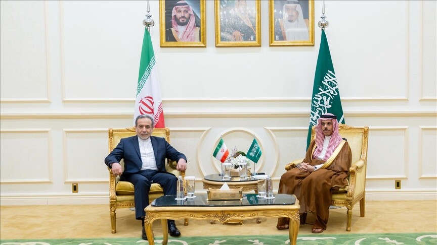 اتصالات سعودية إيرانية لخفض التوتر وتعزيز استقرار المنطقة