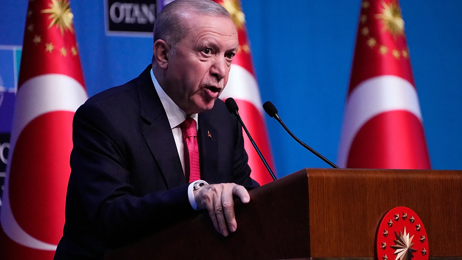 أردوغان: 15 تموز شكّل انتصاراً للديمقراطية ورسّخ إرادة الشعب في الدفاع عن استقلال تركيا